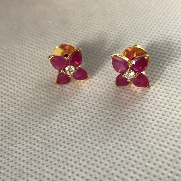 Clover Me Earrings- 1 pair / CODE: ER 75 - Picture 3 of 6